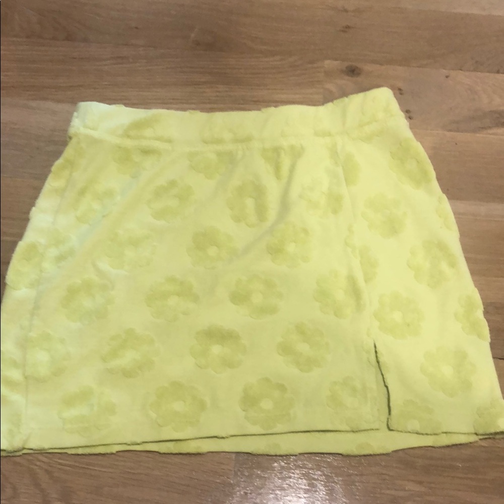 green flower skirt